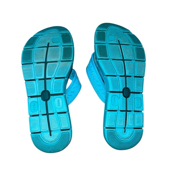 Nike Apres 18 Slides Sandals Flip Flop 704692 400 Clearwater Blue Women's Size 6 - Picture 2 of 2